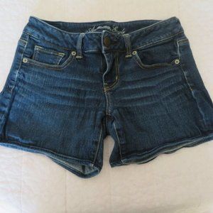 Women's American Eagle Jean Shorts Size 4